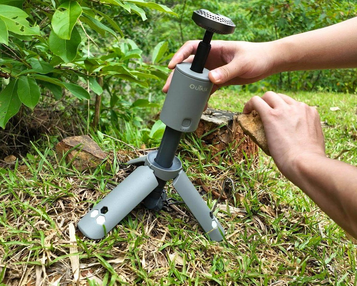 ouTask Ultra Portable Camp Light with Telescopic Pole and Magnetic Tripod