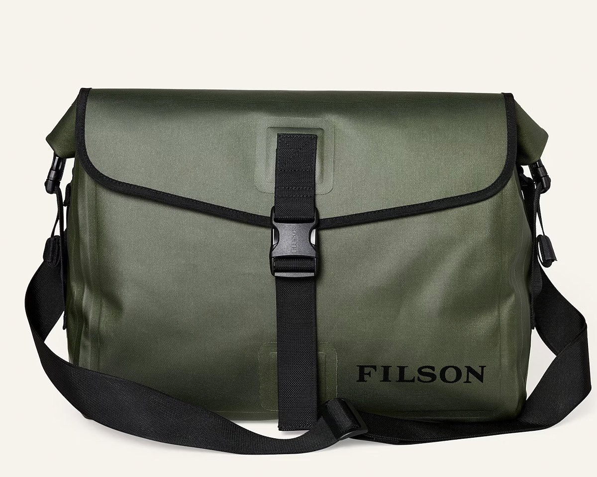 13 Best Messenger Bags for Men 2022