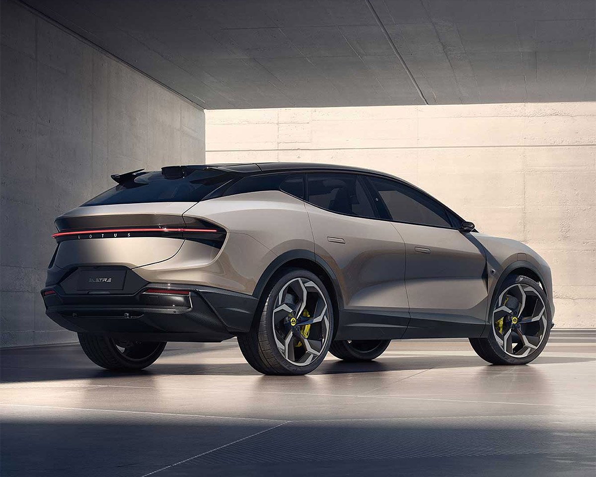 Lotus Eletre is an All-electric Urus Fighter with 905hp