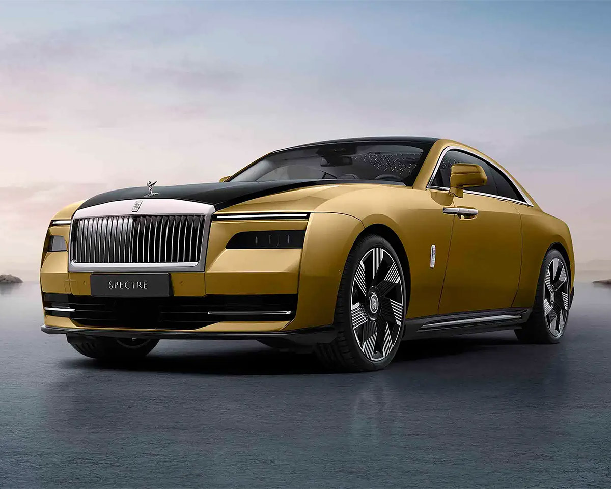 Rolls-Royce Spectre is a Luxurious Coupe with an Electric Heart