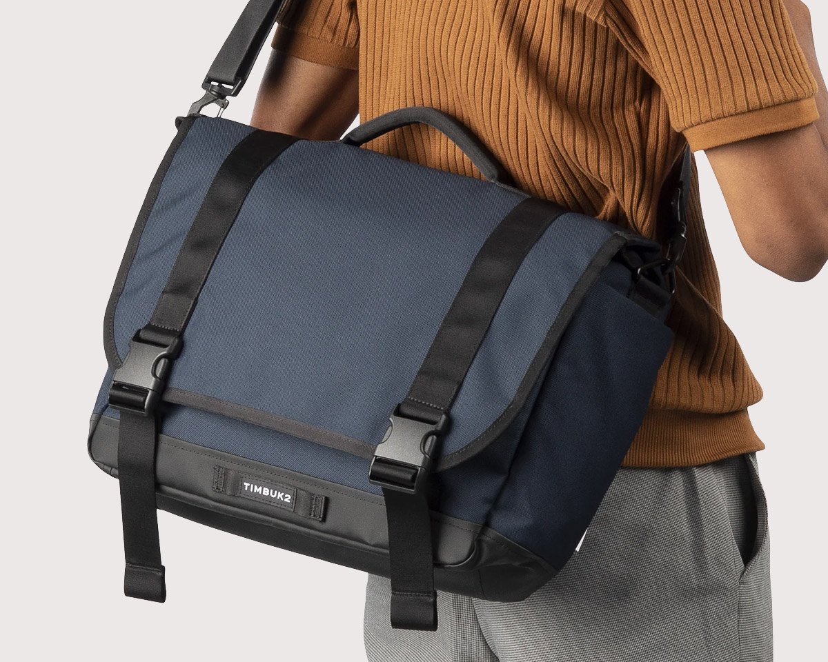 12 Best Messenger Bags for Men 2021