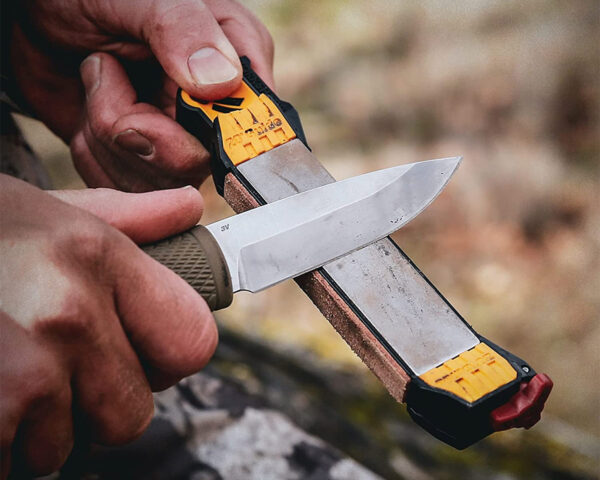 10 Best Survival Knives for Bushcraft & Beyond