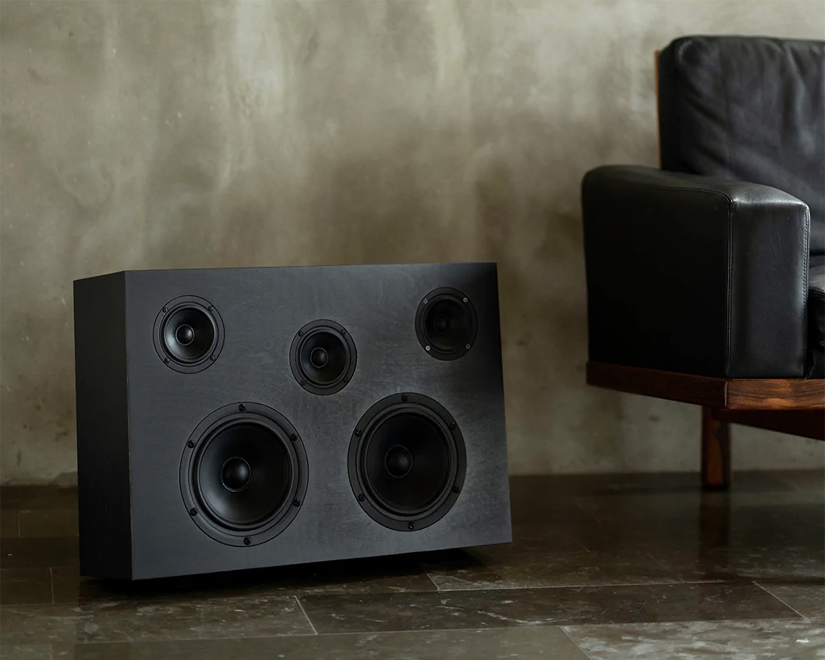 The Minimal Monolith by Nocs Delivers Crisp Audio and Timeless Design