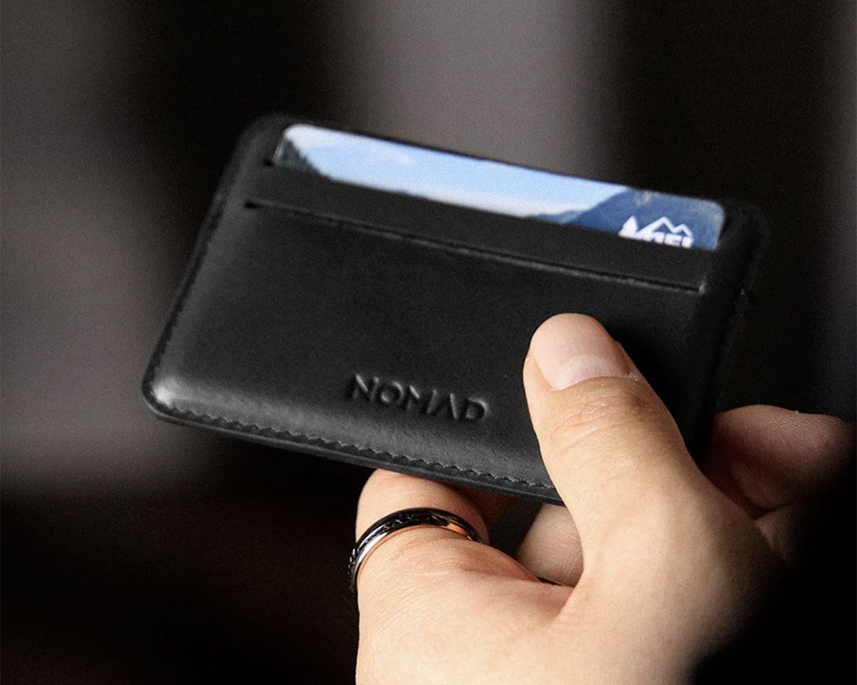 Nomad’s Horween Leather Card Wallet is for the Minimalists