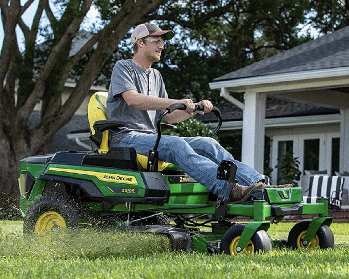 John Deere Launches its First Electric Residential Zero turn Mower
