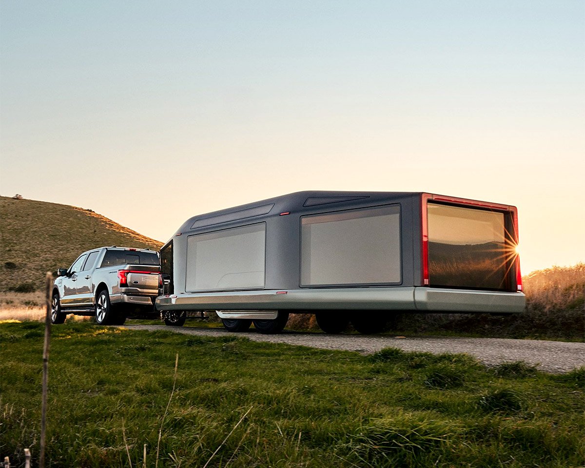 Lightship L1 is an Electrically Assisted Trailer that Won’t Affect an EV’s Range