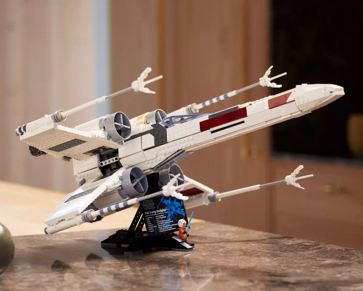 LEGO Adds the Star Wars X-wing Starfighter to its Ultimate Collector Series