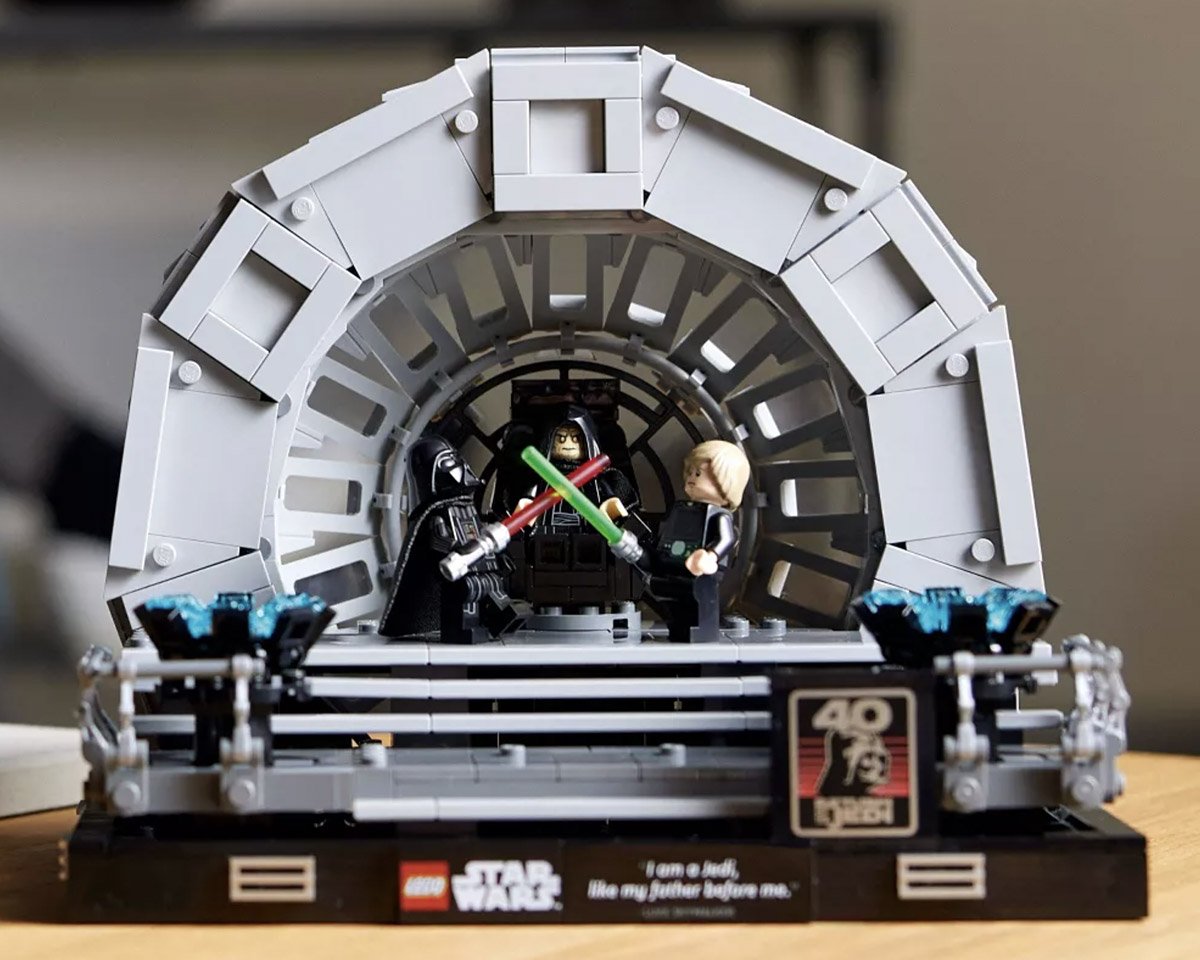 LEGO Emperor Throne Room Diorama WERD