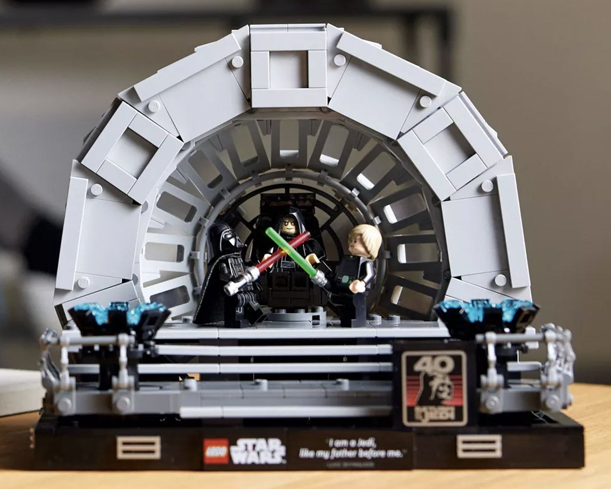 Relive an Epic Star Wars Scene with the LEGO Emperor’s Throne Room Diorama