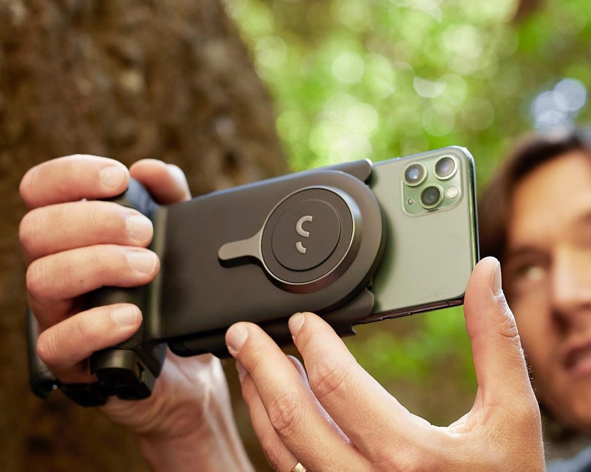 The Shiftcam ProGrip Brings the Familiarity and Control of your Camera's  Grip to your Smartphone