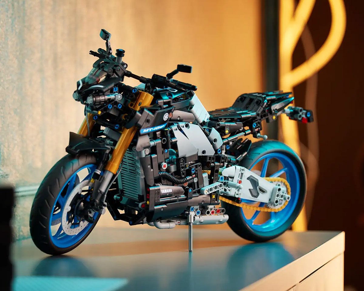 The Hyper Naked Yamaha MT-10 SP (42159) Becomes a LEGO Technic Set