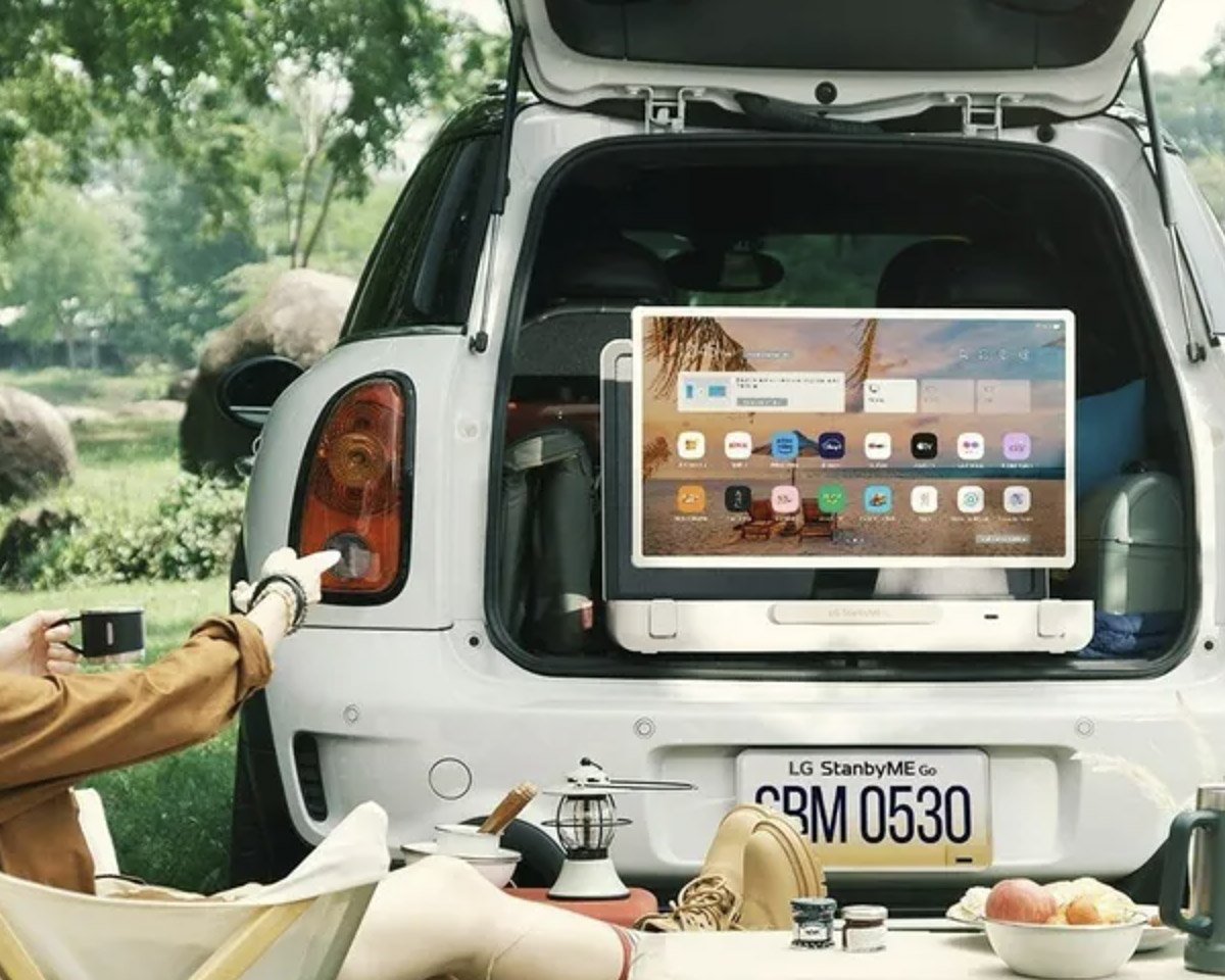LG Put a Touchscreen TV in a Briefcase and it’s Called StanbyME Go
