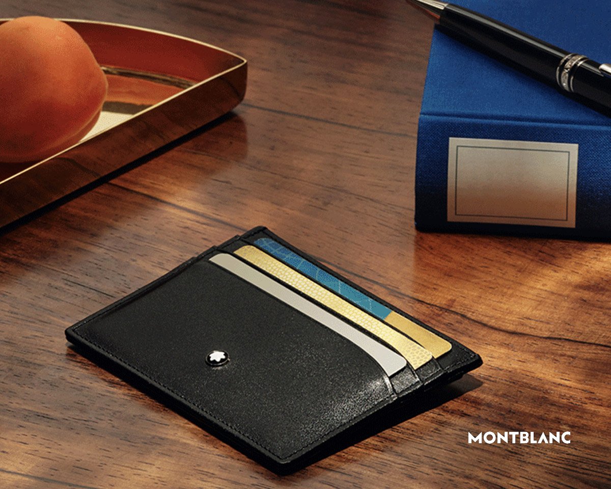 17 Best Slim Wallets for Men 2023: Bellroy, Goyard, Herschel, and More