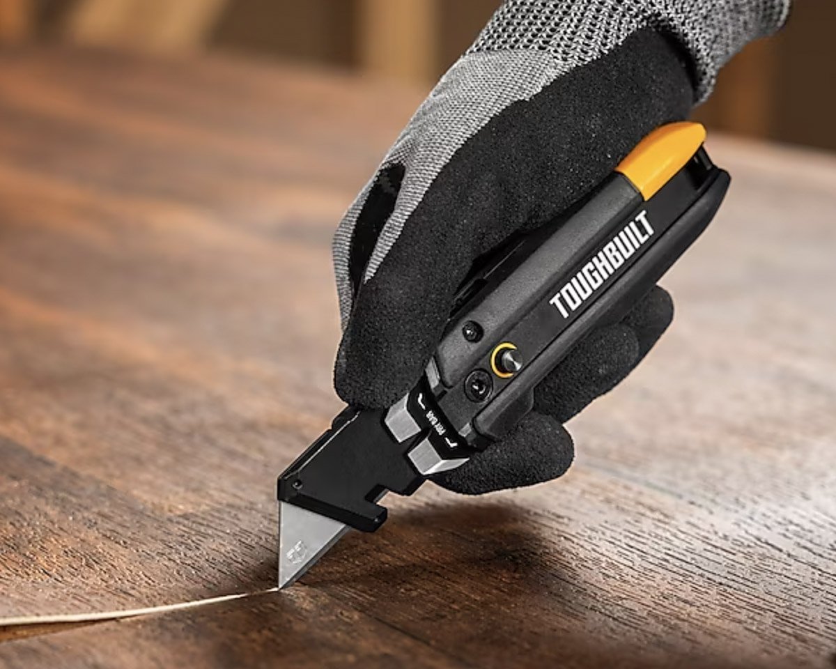 ToughBuilt’s Versatile Pry Bar Includes a Handy Flip-out Blade